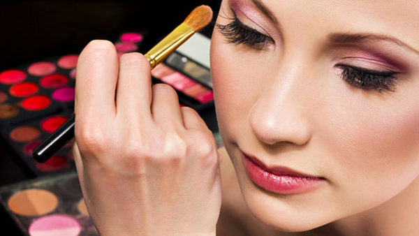 Curso de Maquiagem Profissionalizante: O Que Você Vai Aprender e Onde Fazer Curso de Maquiagem Profissionalizante: O Que Você Vai Aprender e Onde Fazer